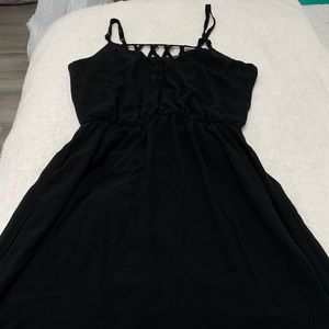 Black sleeveless dress